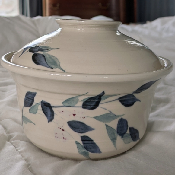 Ceramic covered serving dish - handmade pottery - Picture 3 of 9